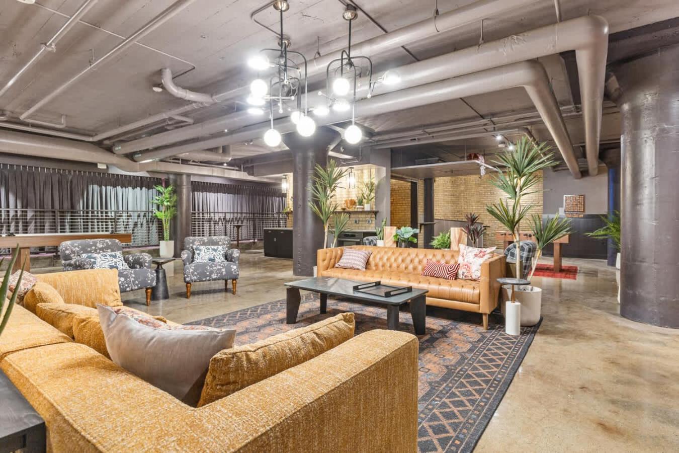 Cozysuites Nlg W Pool Bowling Alley Sauna #05 Minneapolis